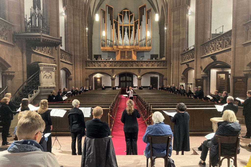 Chorkonzert in der Dreikönigskirche in Zeiten der COVID-19-Abstandsgebote - Tag der Deutschen Einheit 2021